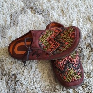 NWOB Born boho slip on clogs/flats